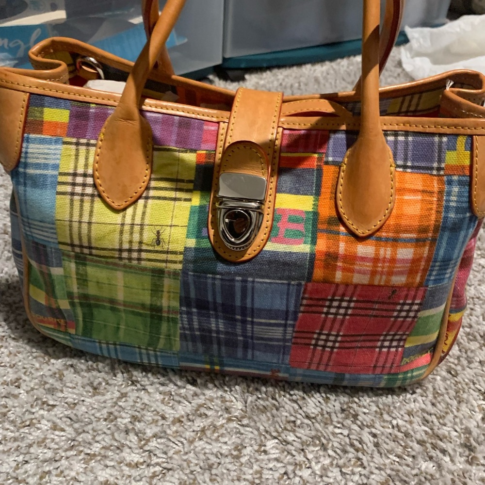 Dooney & Bourke  purse. Slightly used. In great condition